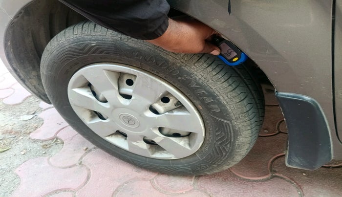 2020 Maruti New Wagon-R LXI CNG 1.0, Petrol, Manual, 1,22,462 km, tyre