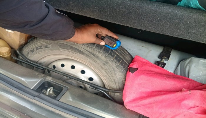 2020 Maruti New Wagon-R LXI CNG 1.0, Petrol, Manual, 1,22,462 km, tyre