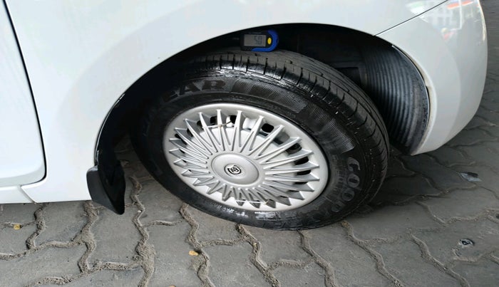 2013 Hyundai Eon D-LITE, Petrol, Manual, 39,391 km, tyre