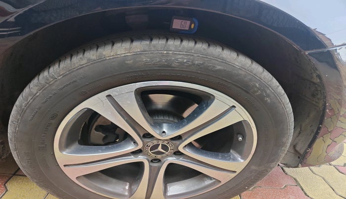 2018 Mercedes Benz E Class E 220 D, Diesel, Automatic, 66,470 km, tyre