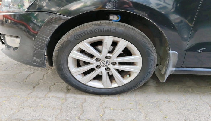 2014 Volkswagen Polo HIGHLINE1.2L, Petrol, Manual, 92,343 km, tyre