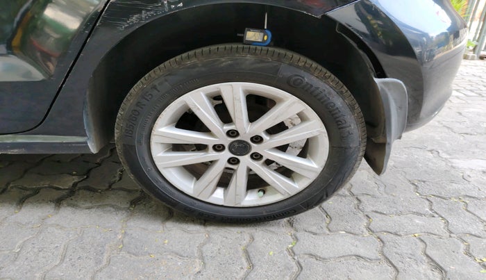 2014 Volkswagen Polo HIGHLINE1.2L, Petrol, Manual, 92,343 km, tyre