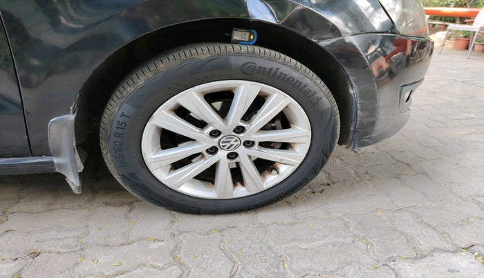 2014 Volkswagen Polo HIGHLINE1.2L, Petrol, Manual, 92,343 km, tyre