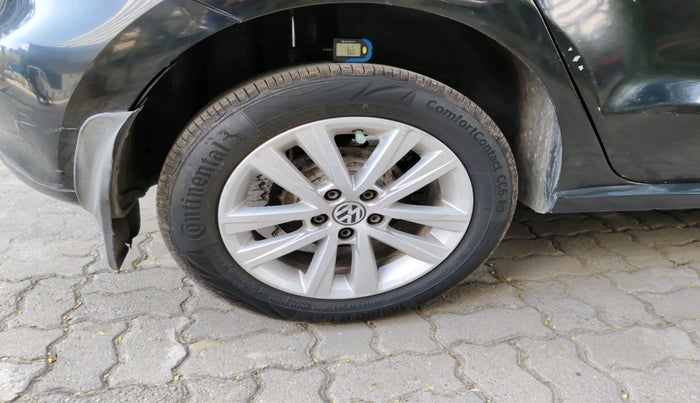 2014 Volkswagen Polo HIGHLINE1.2L, Petrol, Manual, 92,343 km, tyre