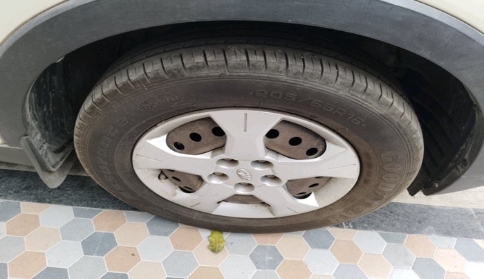 2019 Mahindra XUV300 W6 1.5 DIESEL, Diesel, Manual, 77,594 km, tyre