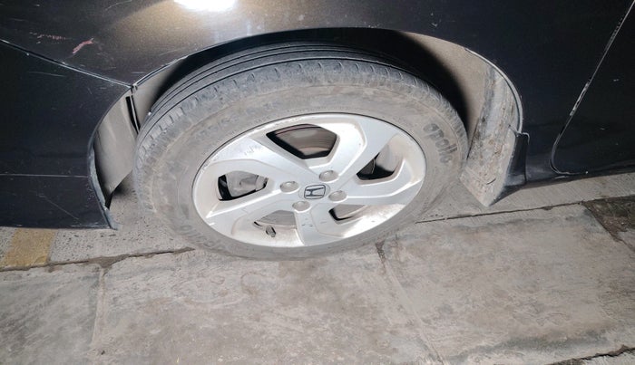 2014 Honda City 1.5L I-VTEC VX, Petrol, Manual, 2,01,315 km, tyre