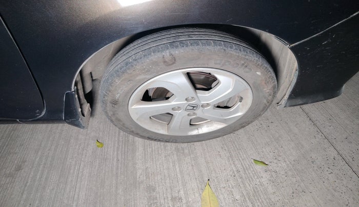 2014 Honda City 1.5L I-VTEC VX, Petrol, Manual, 2,01,315 km, tyre