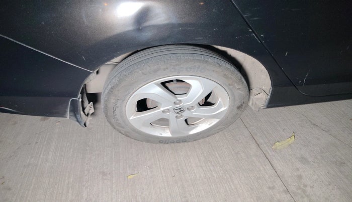 2014 Honda City 1.5L I-VTEC VX, Petrol, Manual, 2,01,315 km, tyre