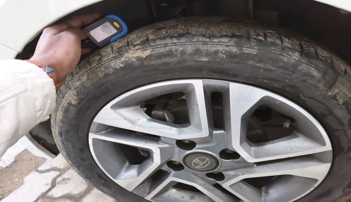 2023 Tata TIGOR XZ PLUS LEATHERETTE, Petrol, Manual, 27,905 km, tyre