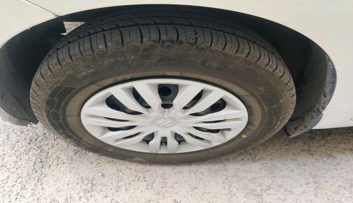 2018 Maruti Dzire VDI, Diesel, Manual, 70,043 km, tyre