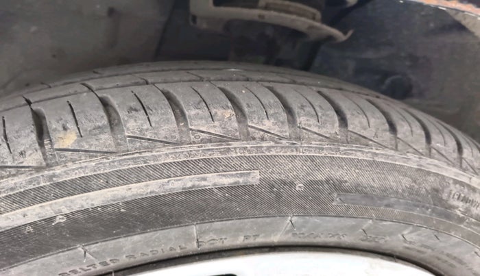 2015 Ford New Figo TREND 1.5L DIESEL, Diesel, Manual, 1,22,063 km, tyre