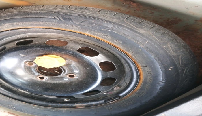 2011 Ford Figo ZXI 1.4 DIESEL, Diesel, Manual, 1,47,814 km, tyre