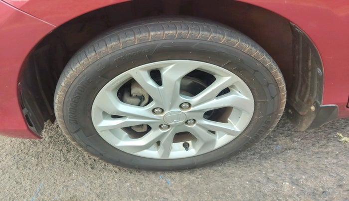 2018 Honda Amaze 1.2L I-VTEC V CVT, Petrol, Automatic, 1,36,452 km, tyre