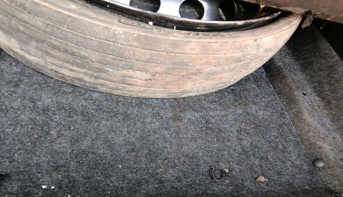 2012 Audi Q5 2.0 TDI QUATTRO, Diesel, Automatic, 1,08,125 km, tyre