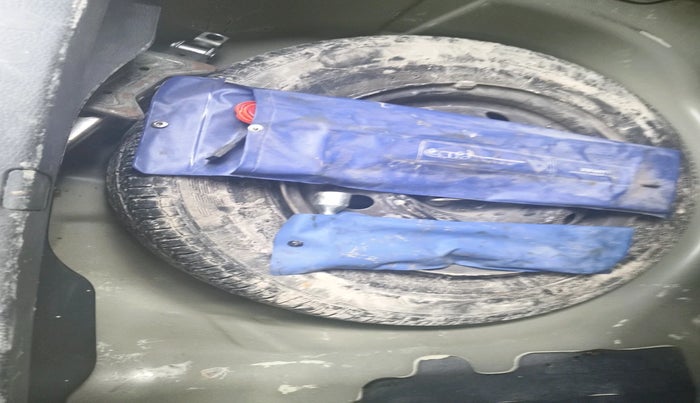 2013 Maruti Swift Dzire VXI, Petrol, Manual, 52,980 km, tyre