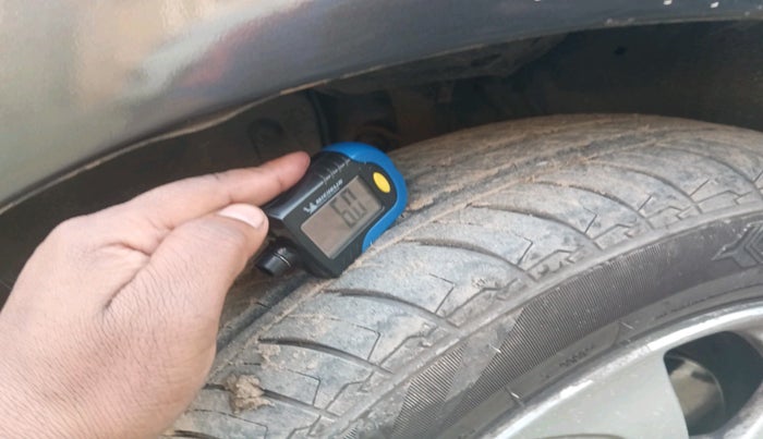 2015 Honda City 1.5L I-VTEC V MT, Petrol, Manual, 1,10,862 km, tyre