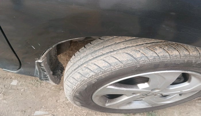 2015 Honda City 1.5L I-VTEC V MT, Petrol, Manual, 1,10,862 km, tyre