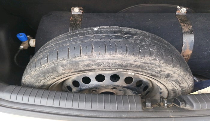 2017 Hyundai Grand i10 SPORTZ 1.2 KAPPA VTVT, Petrol, Manual, 48,183 km, tyre