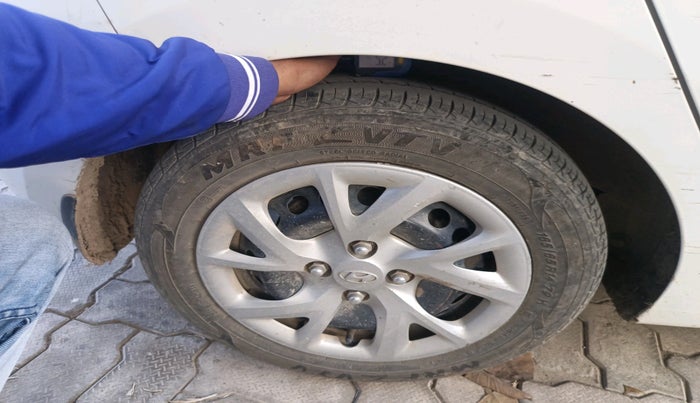 2017 Hyundai Grand i10 SPORTZ 1.2 KAPPA VTVT, Petrol, Manual, 48,183 km, tyre