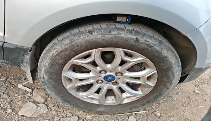 2013 Ford Ecosport TITANIUM 1.5L DIESEL, Diesel, Manual, 1,51,760 km, tyre