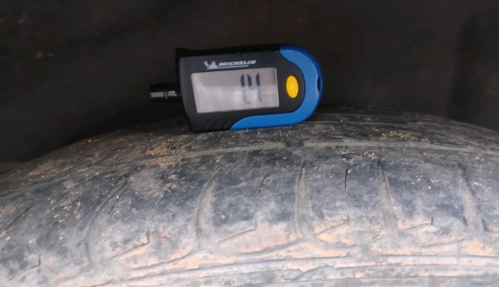 2013 Renault Fluence 1.5 E2, Diesel, Manual, 1,92,442 km, tyre