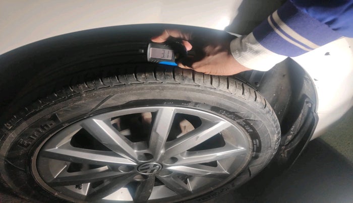 2021 Volkswagen Polo HIGHLINE PLUS 1.0L TSI, Petrol, Manual, 1,11,516 km, tyre