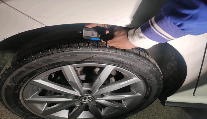 2021 Volkswagen Polo HIGHLINE PLUS 1.0L TSI, Petrol, Manual, 1,11,516 km, tyre