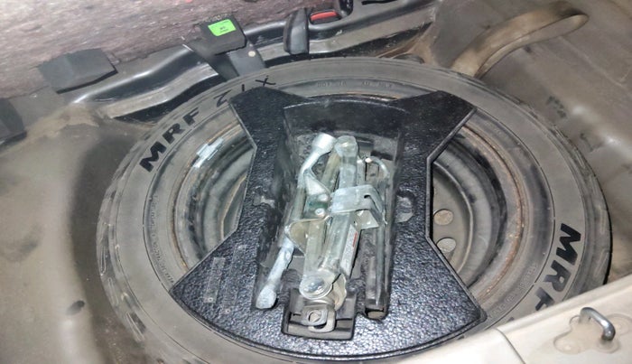 2016 Maruti Celerio VXI AMT, Petrol, Automatic, 1,44,761 km, tyre