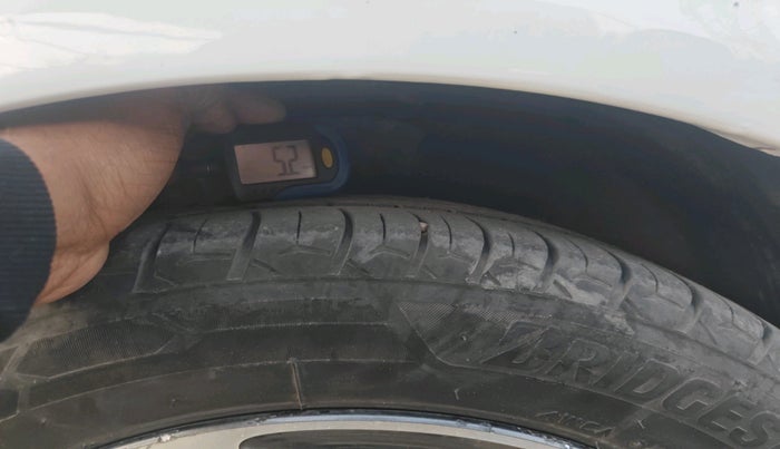 2023 Hyundai AURA SX 1.2, Petrol, Manual, 1,17,326 km, tyre