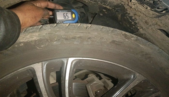 2018 Mahindra MARAZZO M8 7 STR, Diesel, Manual, 2,98,480 km, tyre