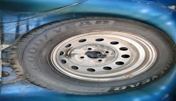 2012 Hyundai Eon D-LITE+, Petrol, Manual, 14,879 km, tyre