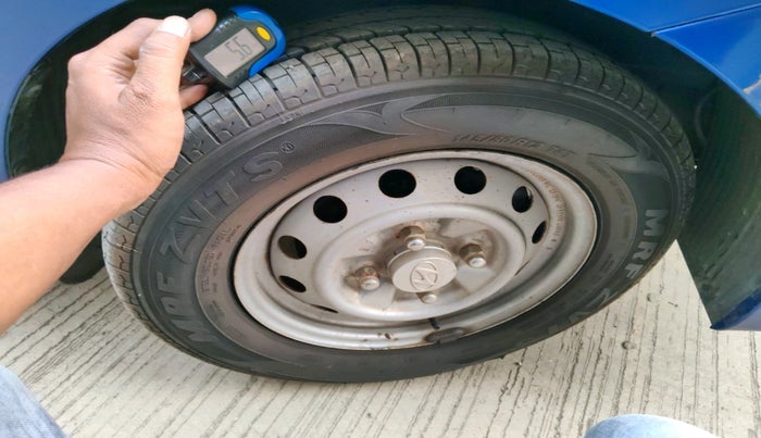 2012 Hyundai Eon D-LITE+, Petrol, Manual, 14,879 km, tyre