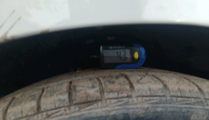 2017 Hyundai Grand i10 SPORTZ 1.2 KAPPA VTVT, Petrol, Manual, 83,133 km, tyre