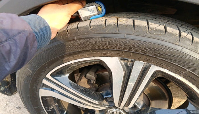 2022 MG ASTOR SHARP 1.5 MT, Petrol, Manual, 35,070 km, tyre