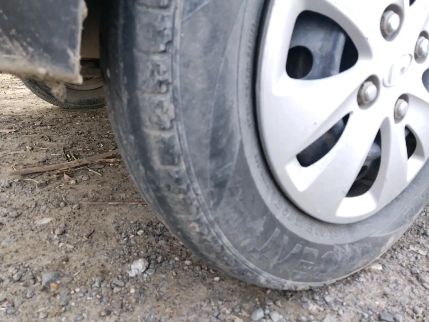 2011 Hyundai i10 MAGNA 1.2, Petrol, Manual, 97,500 km, tyre