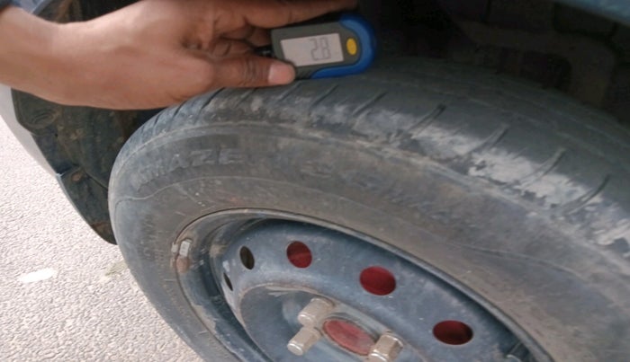 2021 Maruti Swift VXI AMT, Petrol, Automatic, 48,577 km, tyre