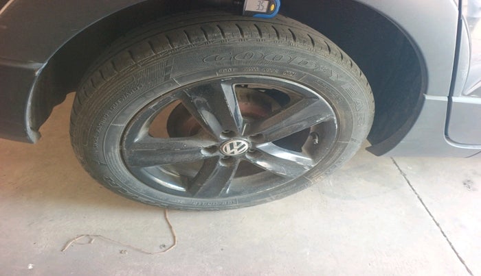 2013 Volkswagen Polo HIGHLINE1.2L, Petrol, Manual, 47,371 km, tyre