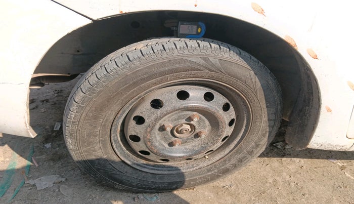 2013 Maruti Wagon R 1.0 LXI CNG, Petrol, Manual, 99,746 km, tyre