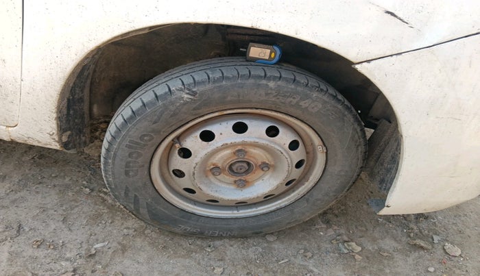 2013 Maruti Wagon R 1.0 LXI CNG, Petrol, Manual, 99,746 km, tyre