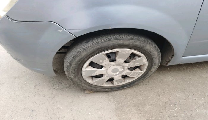 2011 Chevrolet Spark LT 1.0, Petrol, Manual, 1,06,605 km, tyre