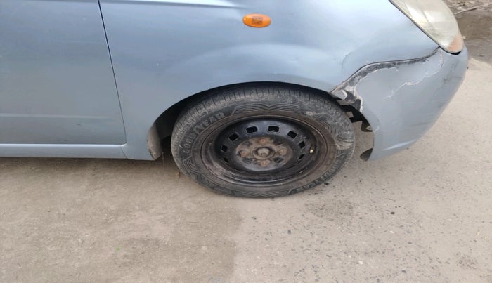 2011 Chevrolet Spark LT 1.0, Petrol, Manual, 1,06,605 km, tyre