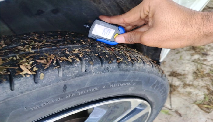 2023 Tata ALTROZ XZA, Petrol, Automatic, 13,886 km, tyre