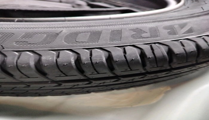 2023 Tata ALTROZ XZA, Petrol, Automatic, 13,886 km, tyre