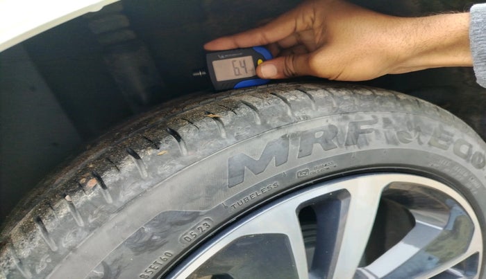 2023 Tata ALTROZ XZA, Petrol, Automatic, 13,886 km, tyre