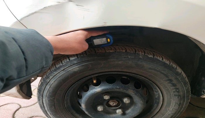 2014 Maruti Alto 800 LXI, Petrol, Manual, 25,384 km, tyre