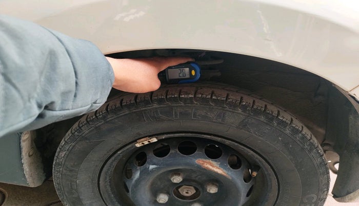 2014 Maruti Alto 800 LXI, Petrol, Manual, 25,384 km, tyre