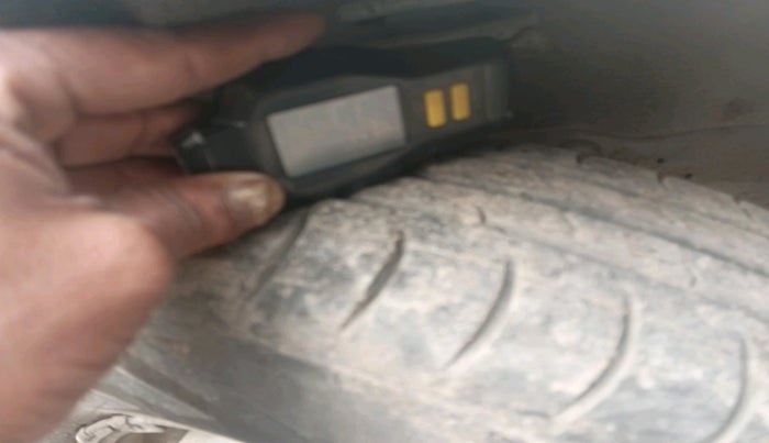 2011 Maruti Eeco 5 STR WITH A/C+HTR, Petrol, Manual, 1,68,112 km, tyre