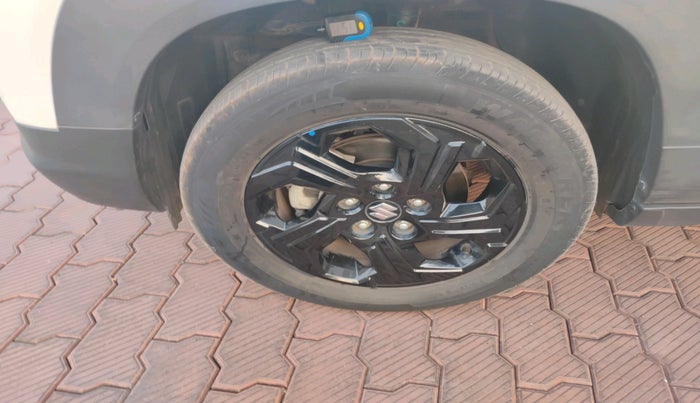 2023 Maruti BREZZA ZXI SMART HYBRID , Petrol, Manual, 24,387 km, tyre