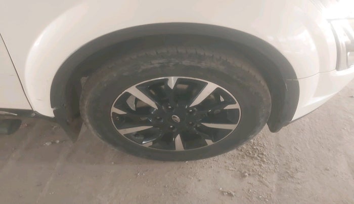 2018 Mahindra XUV500 W11, Diesel, Manual, 42,862 km, tyre