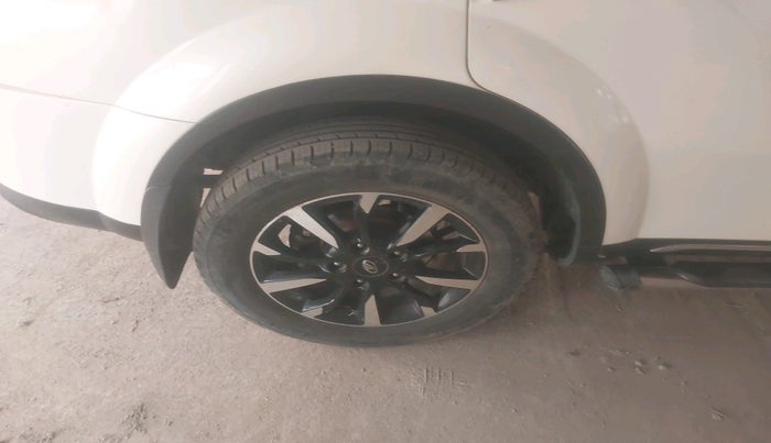 2018 Mahindra XUV500 W11, Diesel, Manual, 42,862 km, tyre